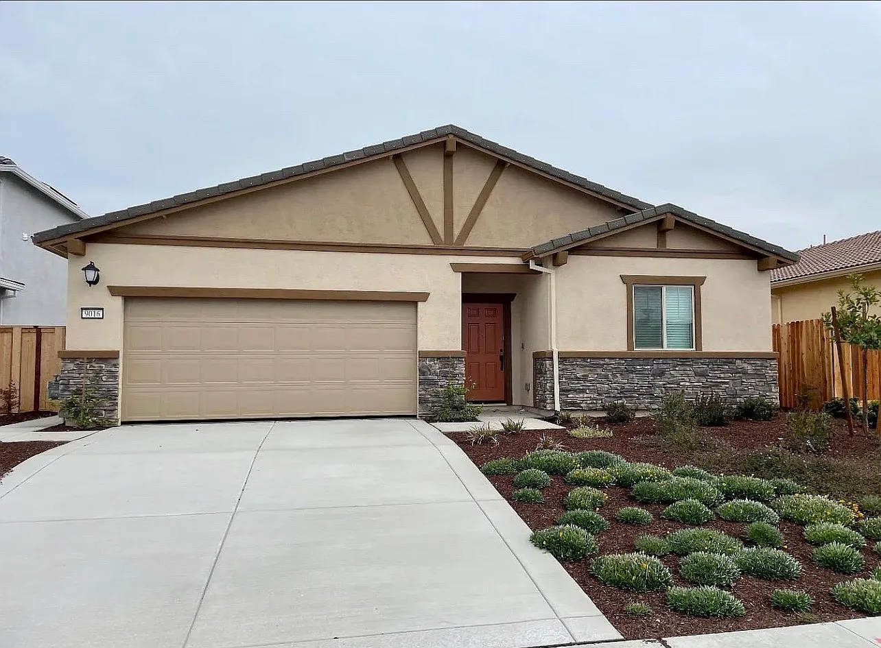 4 bed, 1772 sqft, $3,195 — Photo 1
