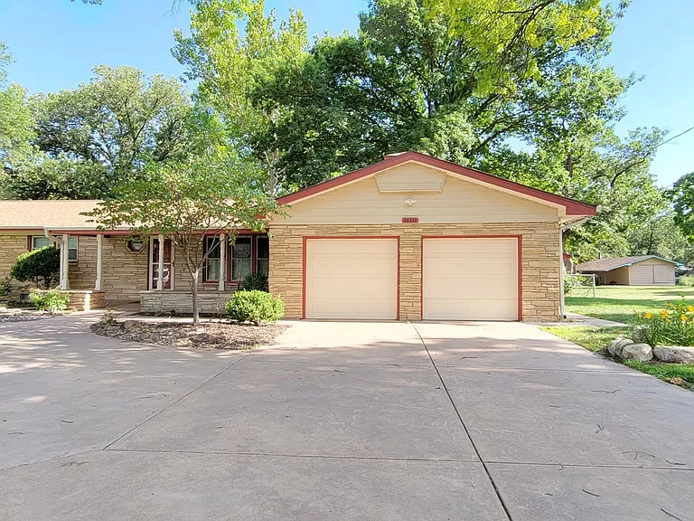 14411 W Maple St — Photo 4