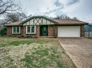 332 Shady Ln, Azle, TX 76020