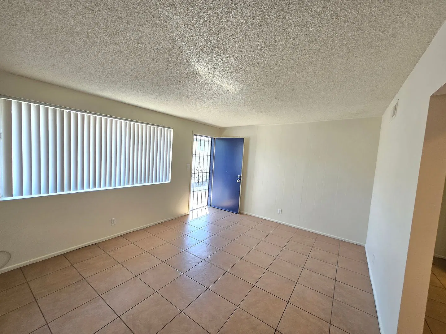 524 W Malibu Dr — Photo 3