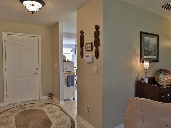 3rd image of 12 Fenwick Ln