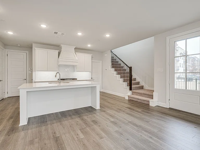 1903 McClane Dr — Photo 11