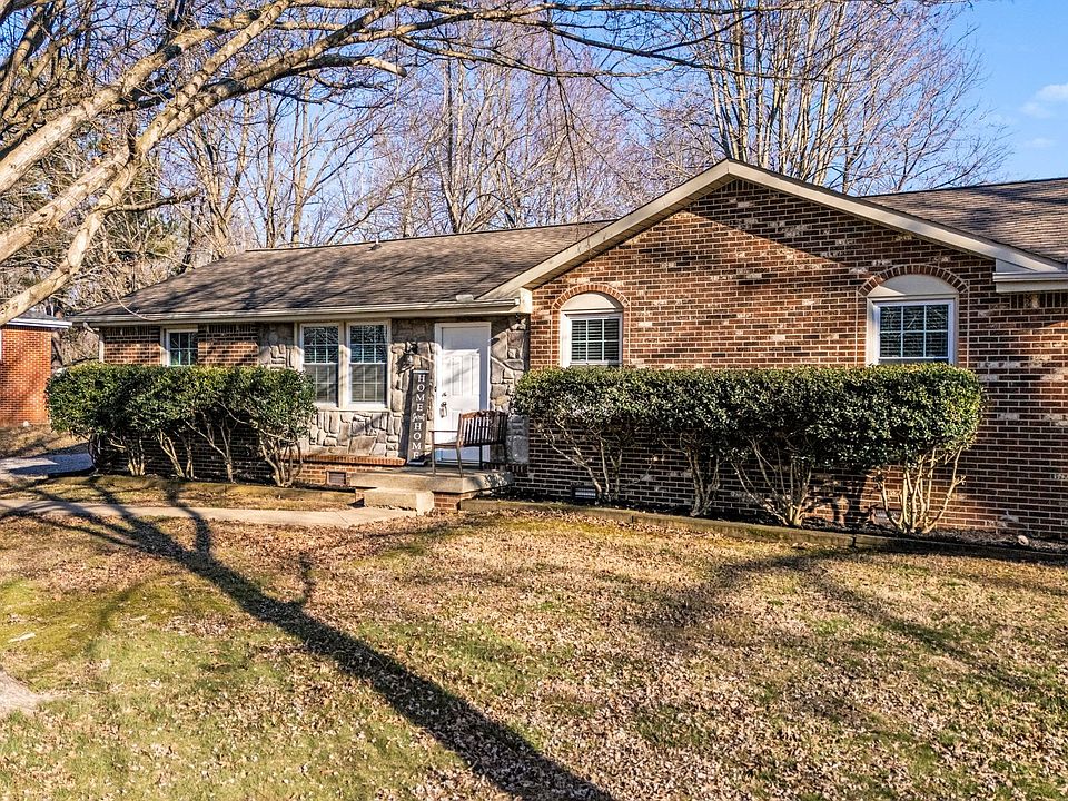 1st image of 2714 Turner Ln