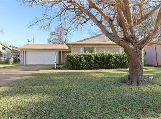 2616 Trinity St, Irving, TX 75062