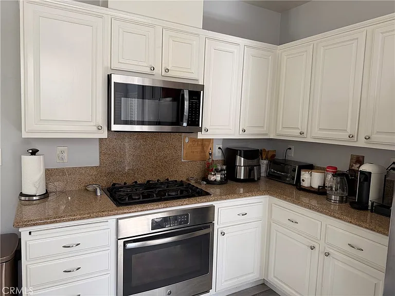 5540 Patricia Way — Photo 14