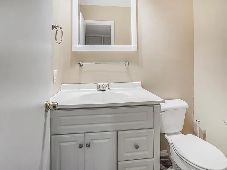 17810 Crestline Rd — Photo 5