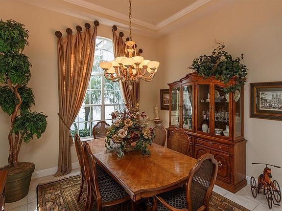 4th image of 3285 Regal Crest Dr