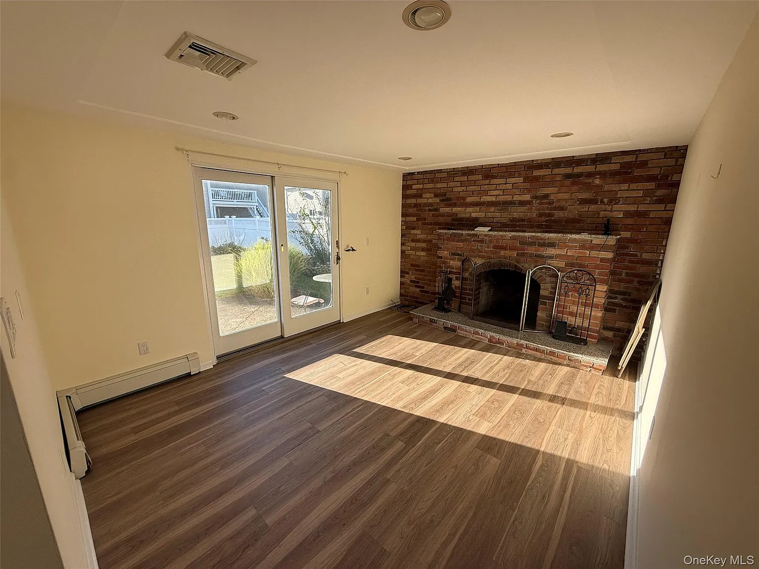 1 bed, 1.0 bath, 800 sqft, $2,400 — Photo 3
