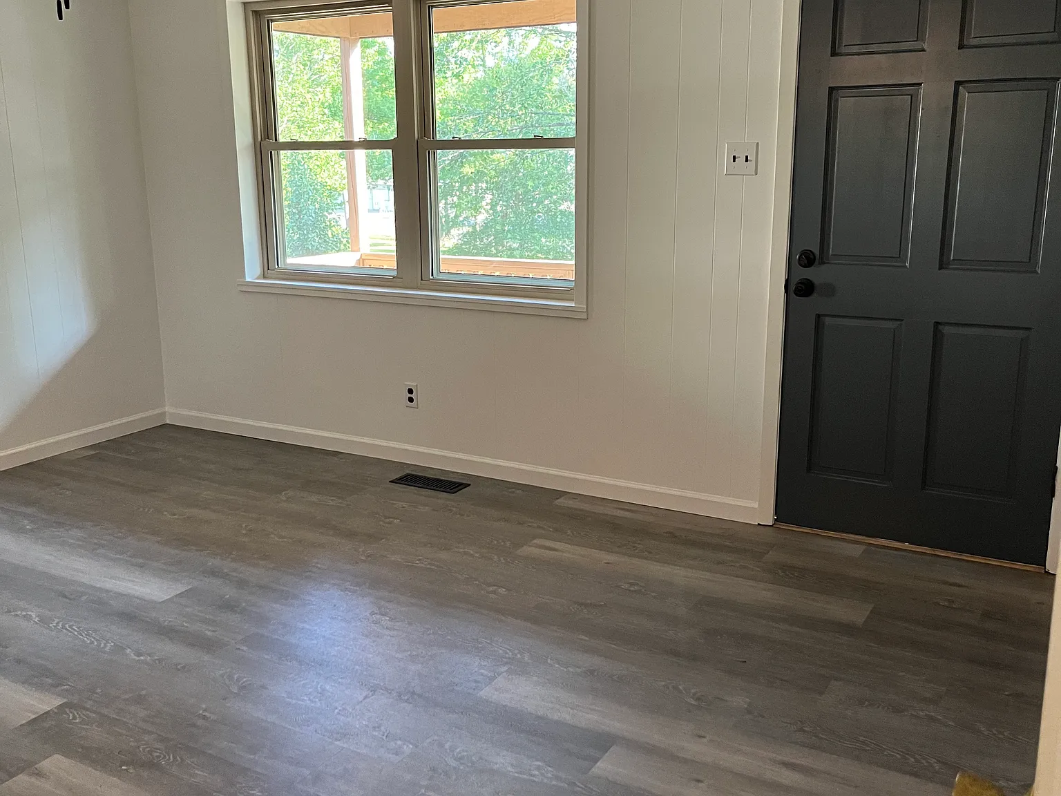 165 Rockport Ln — Photo 3