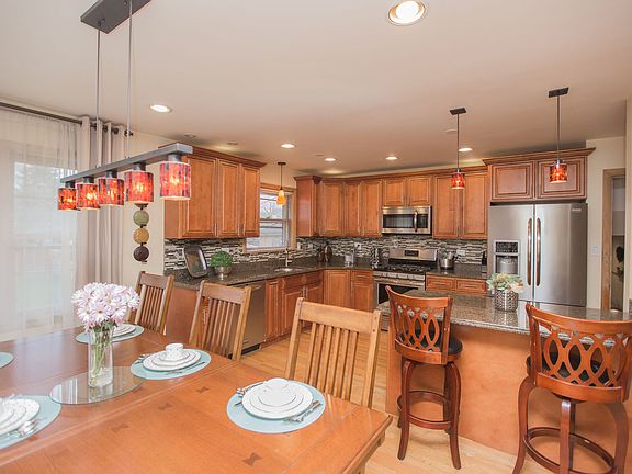 3rd image of 9809 S Kolmar Ave