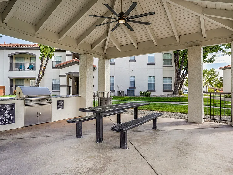 La Ventana Apartments — Photo 25