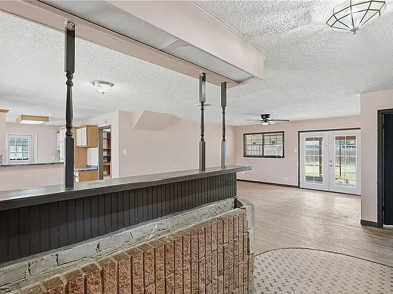 Building Photo - 1321 Quail Ln