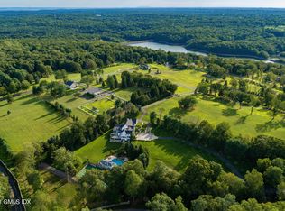 579 Erskine Rd, Stamford, CT 06903