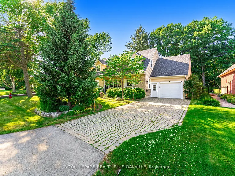 43 Ravina Cres — Photo 3