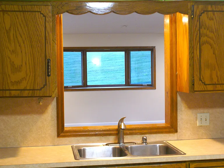 11220 Curtis Ave — Photo 7