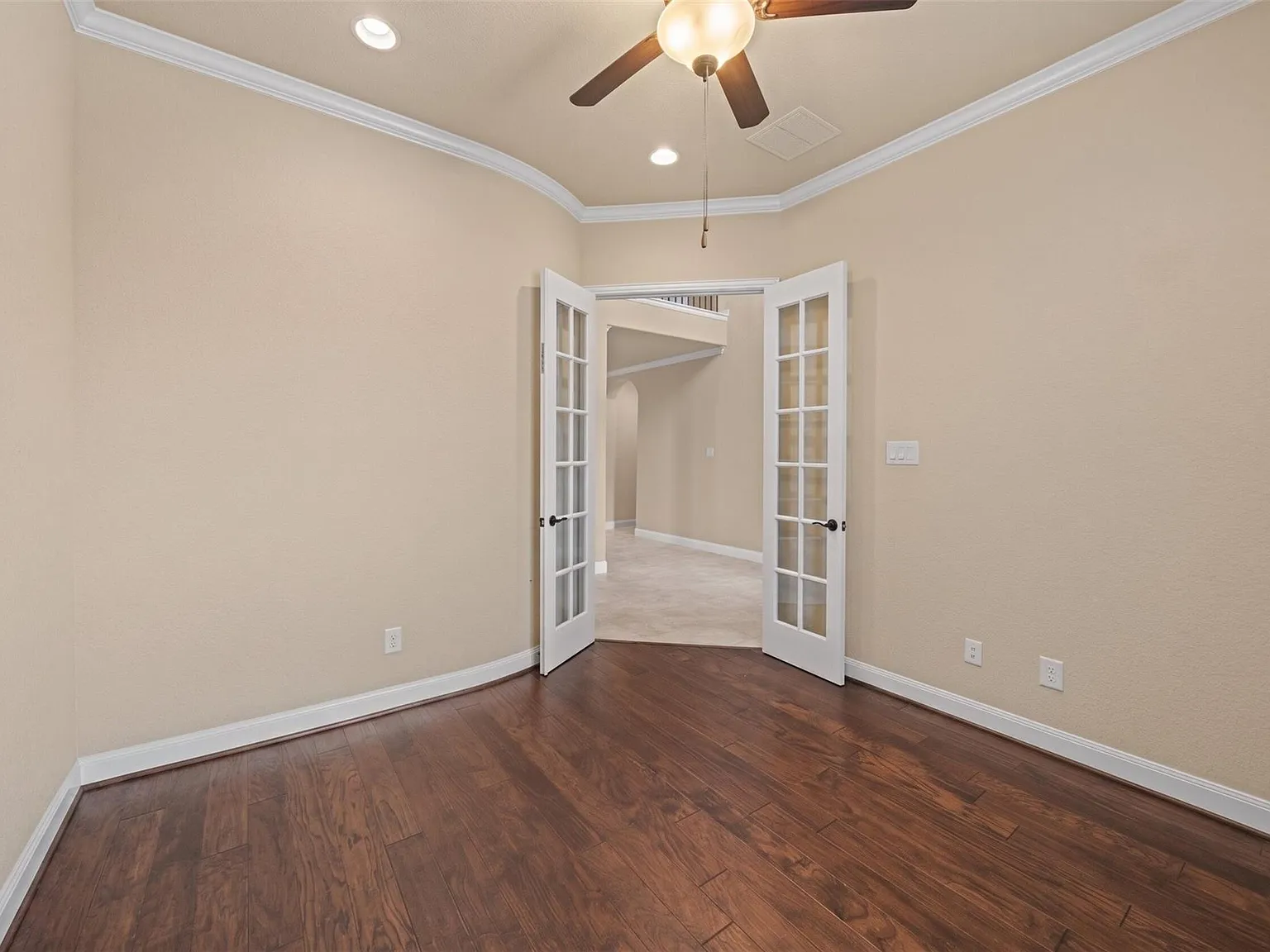 4 bed, 3.5 bath, 3145 sqft, $3,500 — Photo 3