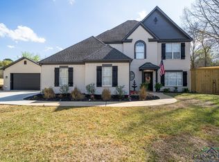213 Susan Rd, Gladewater, TX 75647