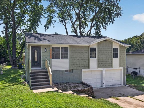 4th image of 19407 E 5th Terrace Ct N