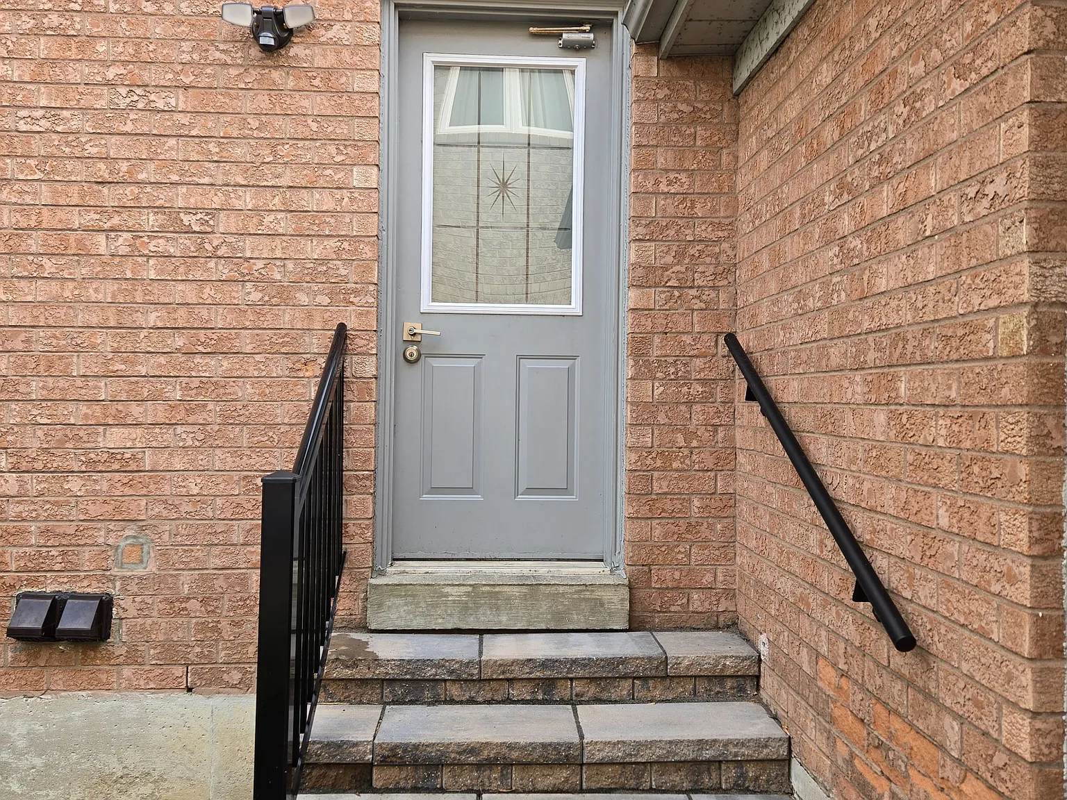 2 bed, $2,300 — Photo 1