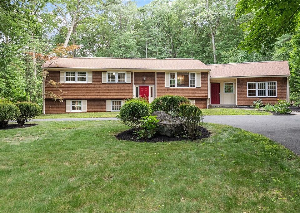 1st image of 67 Quaker Ln
