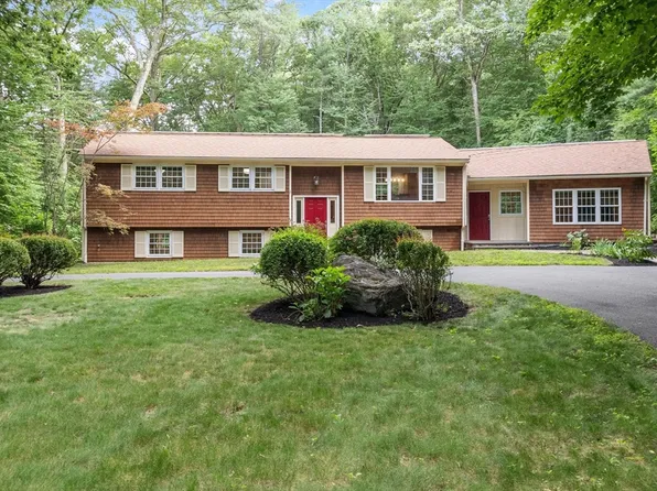 67 Quaker Ln, Bolton, MA 01740
