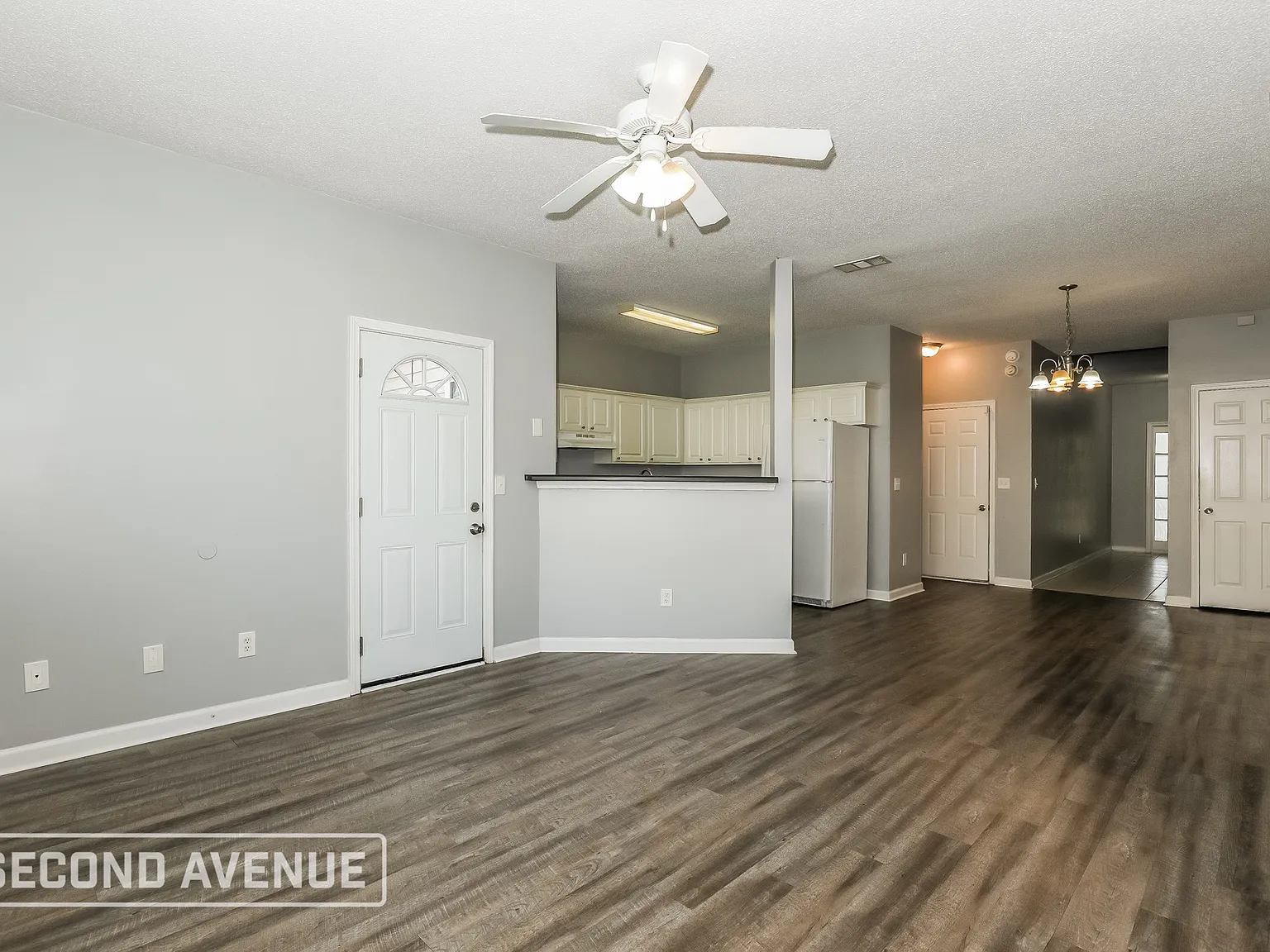 3 bed, 2.5 bath, 1608 sqft, $1,895 — Photo 2