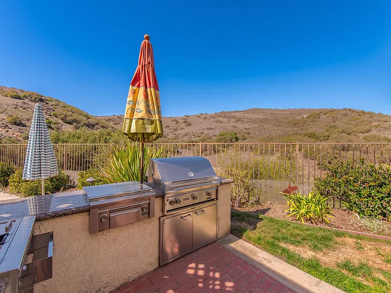 2663 Yellowwood Dr — Photo 32
