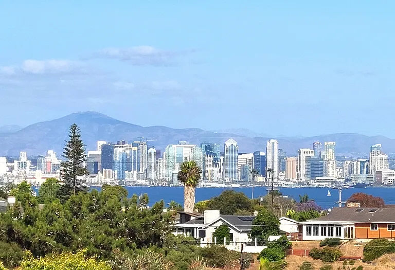 1165 Catalina Blvd — Photo 24