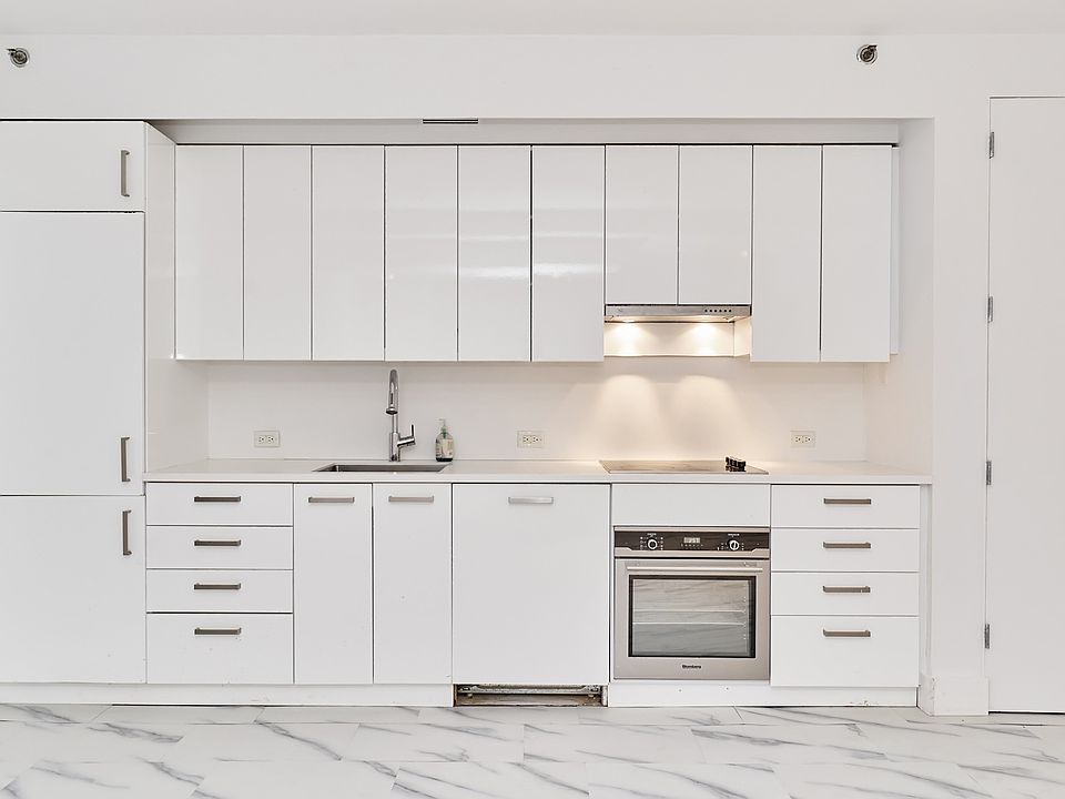1st image of 329 Pleasant Ave #1D