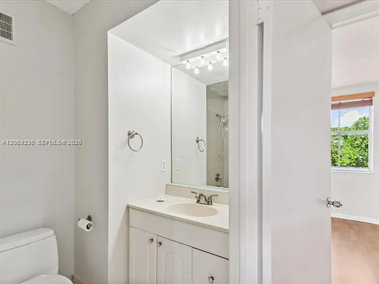 390 NW 86th Pl #Townhouse 201 — Photo 24
