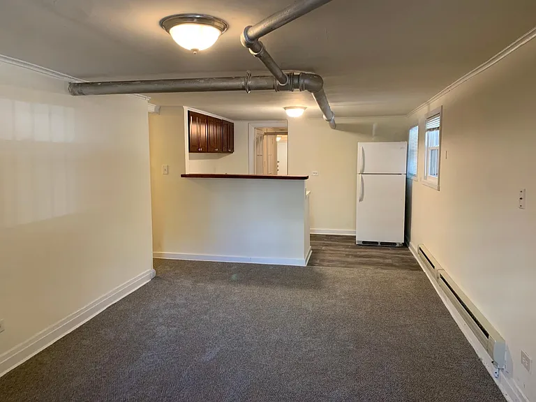 1045 W Barry Ave — Photo 9