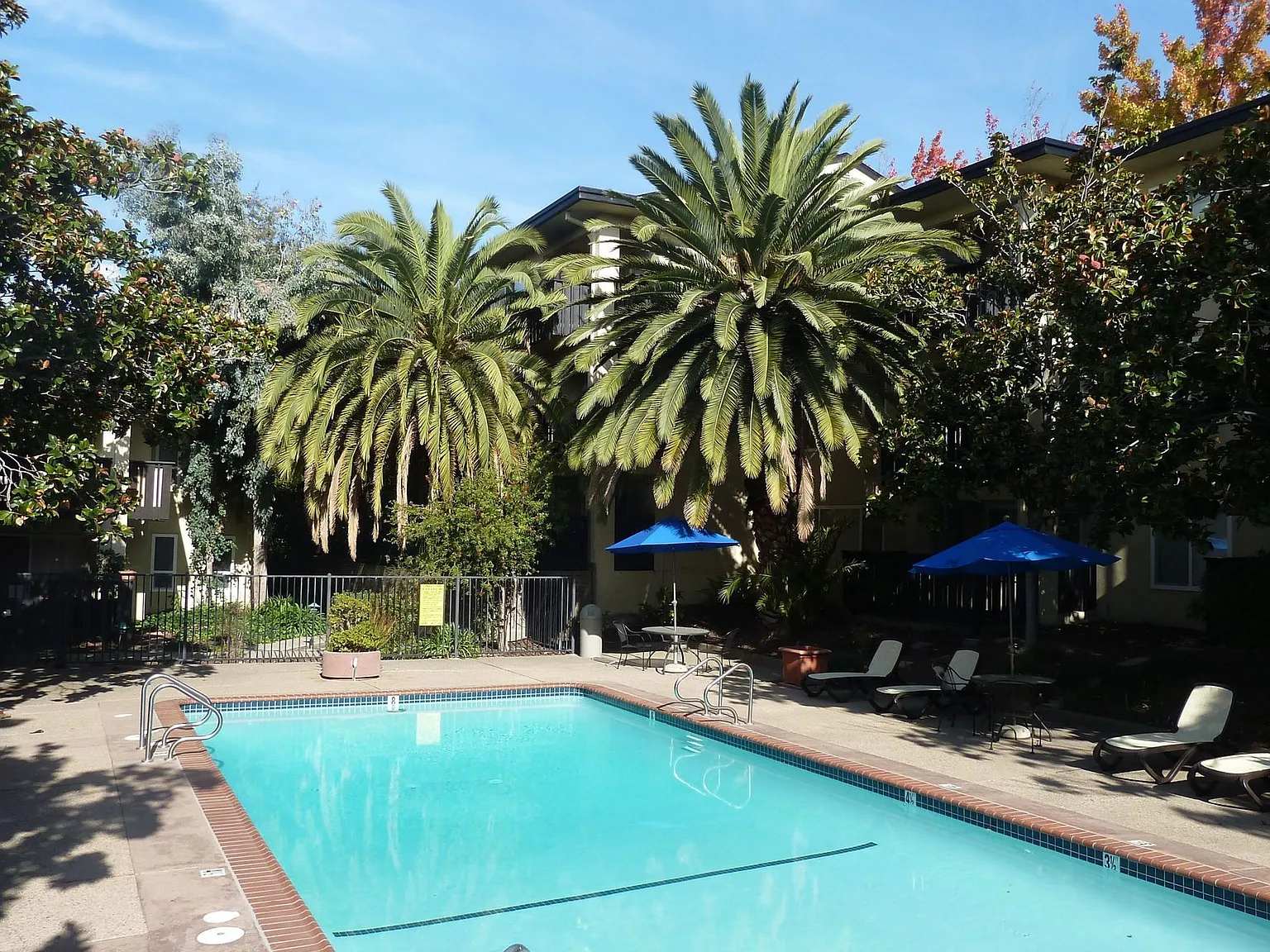Mission Heights Apartments — Photo 2