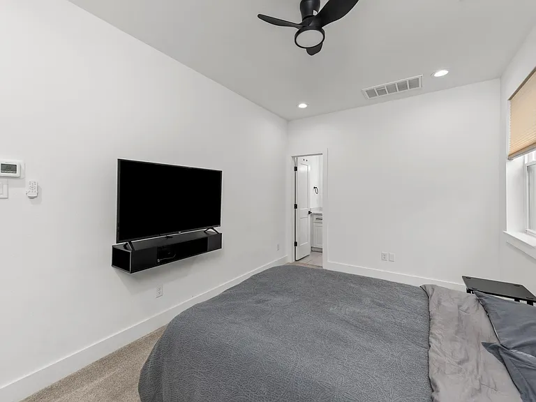 3030 Live Oak St — Photo 25
