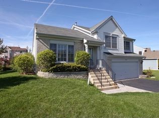 6802 Foxworth Ln, Gurnee, IL