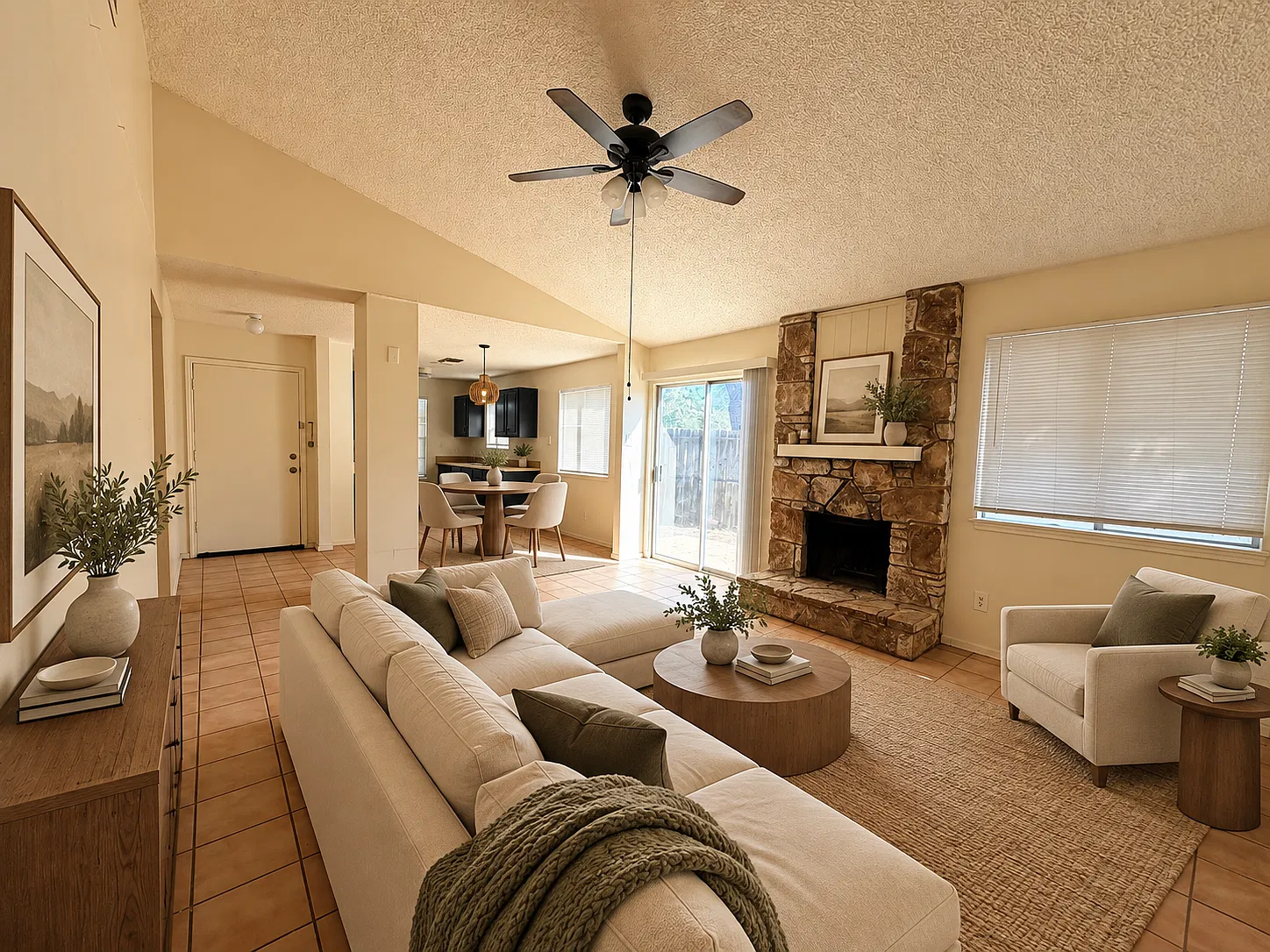 2 bed, 1.0 bath, 819 sqft, $1,295 — Photo 2