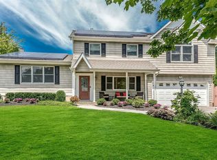 1 Bowdon Rd, Greenlawn, NY 11740