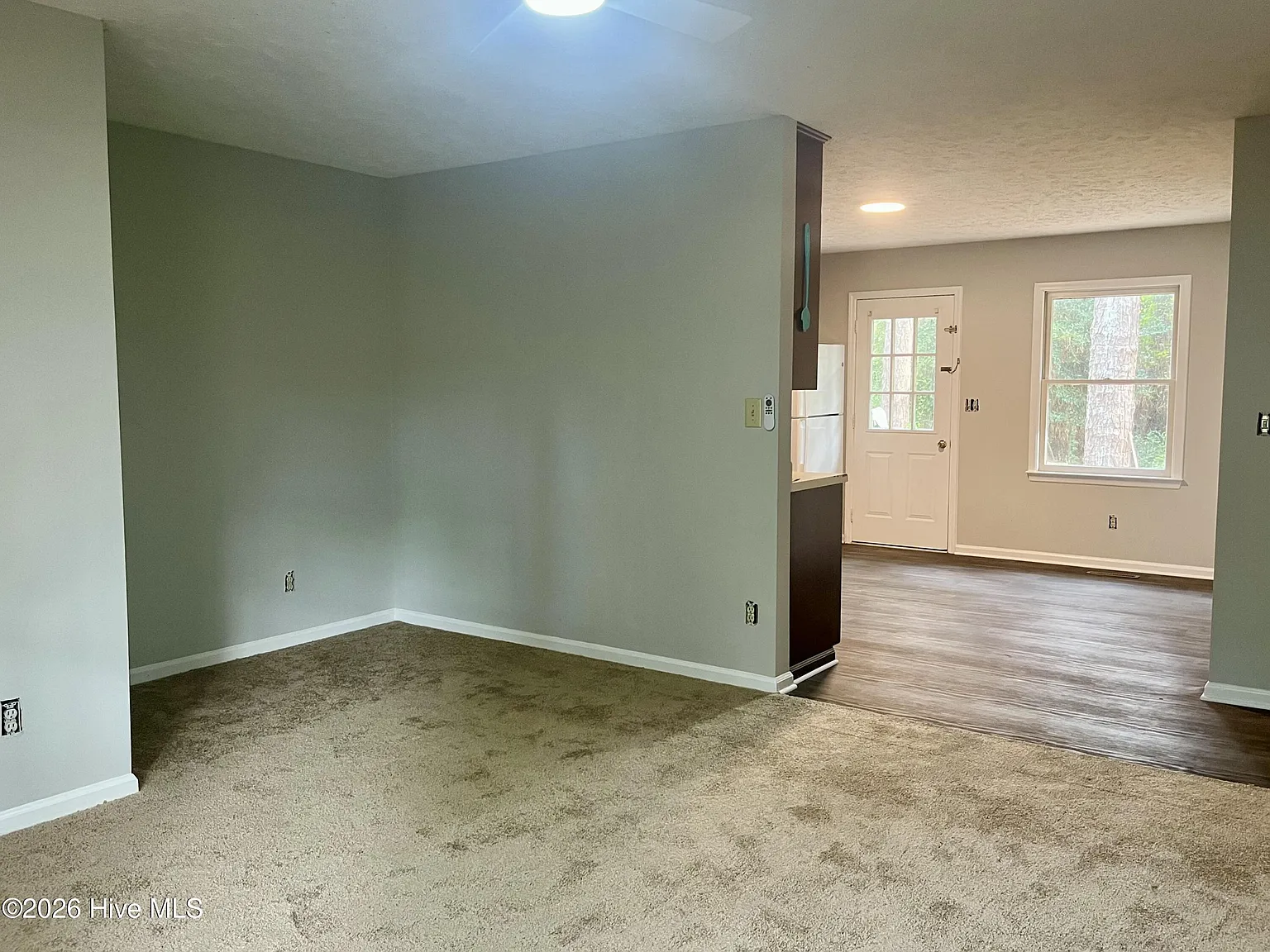 2 bed, 1.0 bath, $1,200 — Photo 3