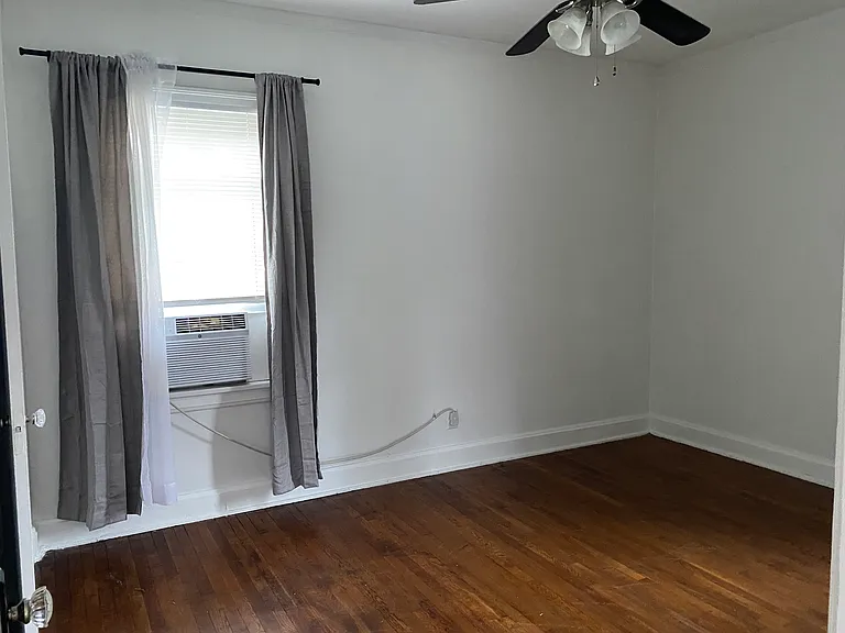 5500 Bosworth Pl #4 — Photo 10