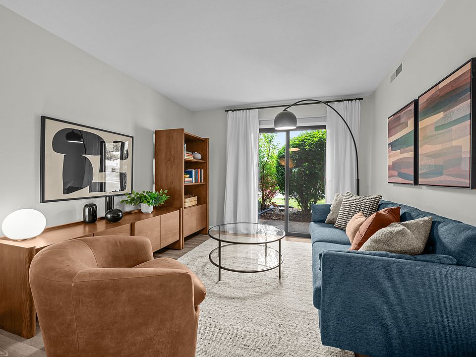 Living Room with Private Patio - Platinum Interior