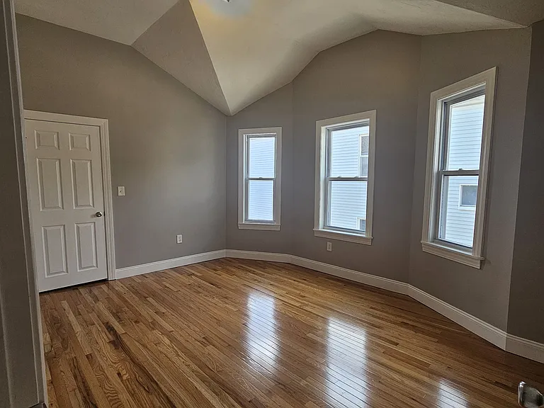 92 Hamilton St #5 — Photo 5