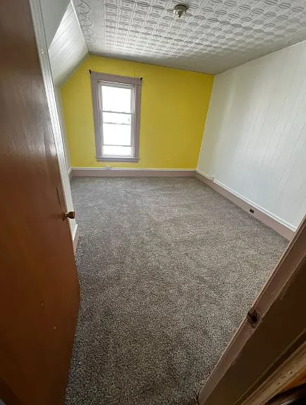 3 bed, $2,000 — Photo 3