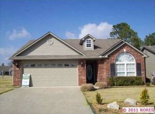 285 W Fairlane Dr, Sapulpa, OK 74066