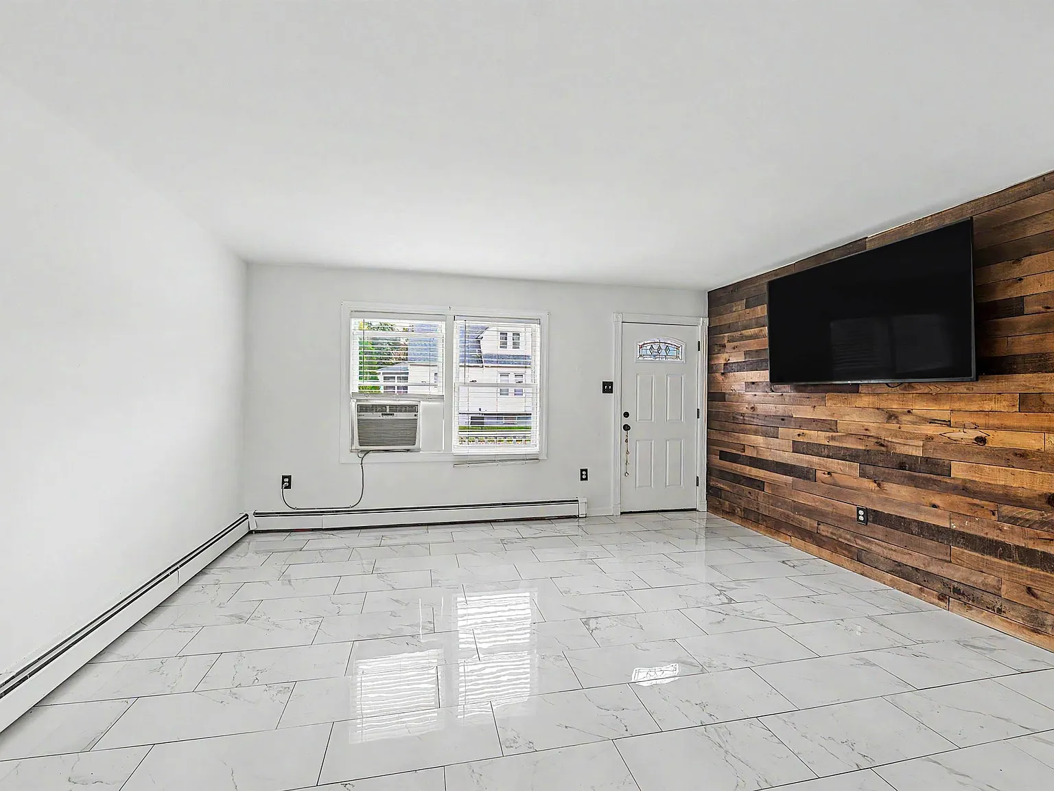 3 bed, 2.0 bath, $3,500 — Photo 4
