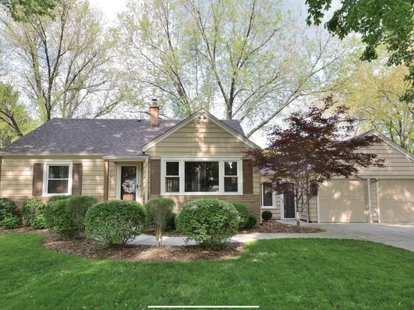 1747 North 117th STREET, Wauwatosa, WI 53226
