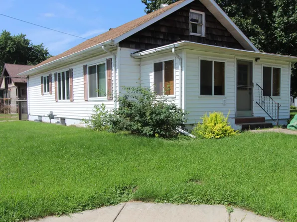 1503 & 1507 Lowell St, Janesville, WI 53545