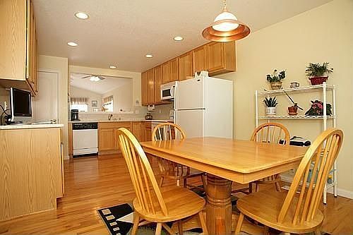 4th image of 21094 Woodside Ln