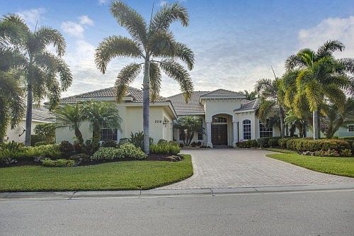 1st image of 2718 Olde Cypress Dr