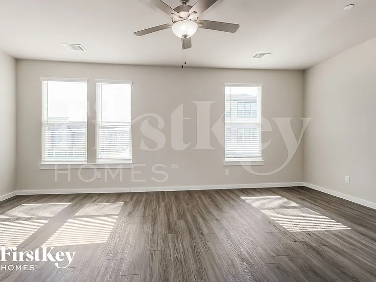 18306 W Centro Cir — Photo 10