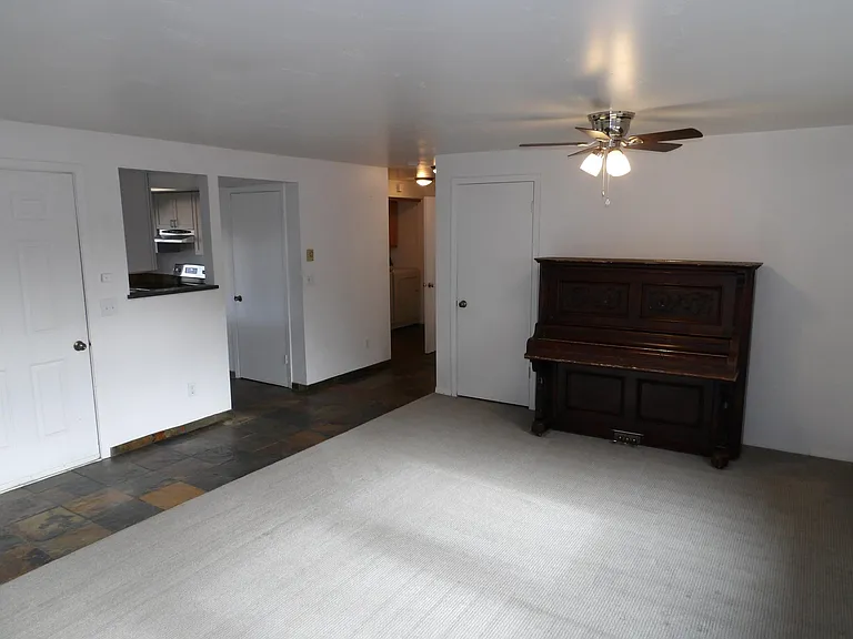 2921 Woodside Blvd — Photo 7