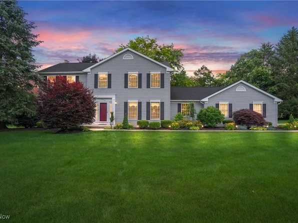 7414 Lacosta Dr, Hudson, OH 44236